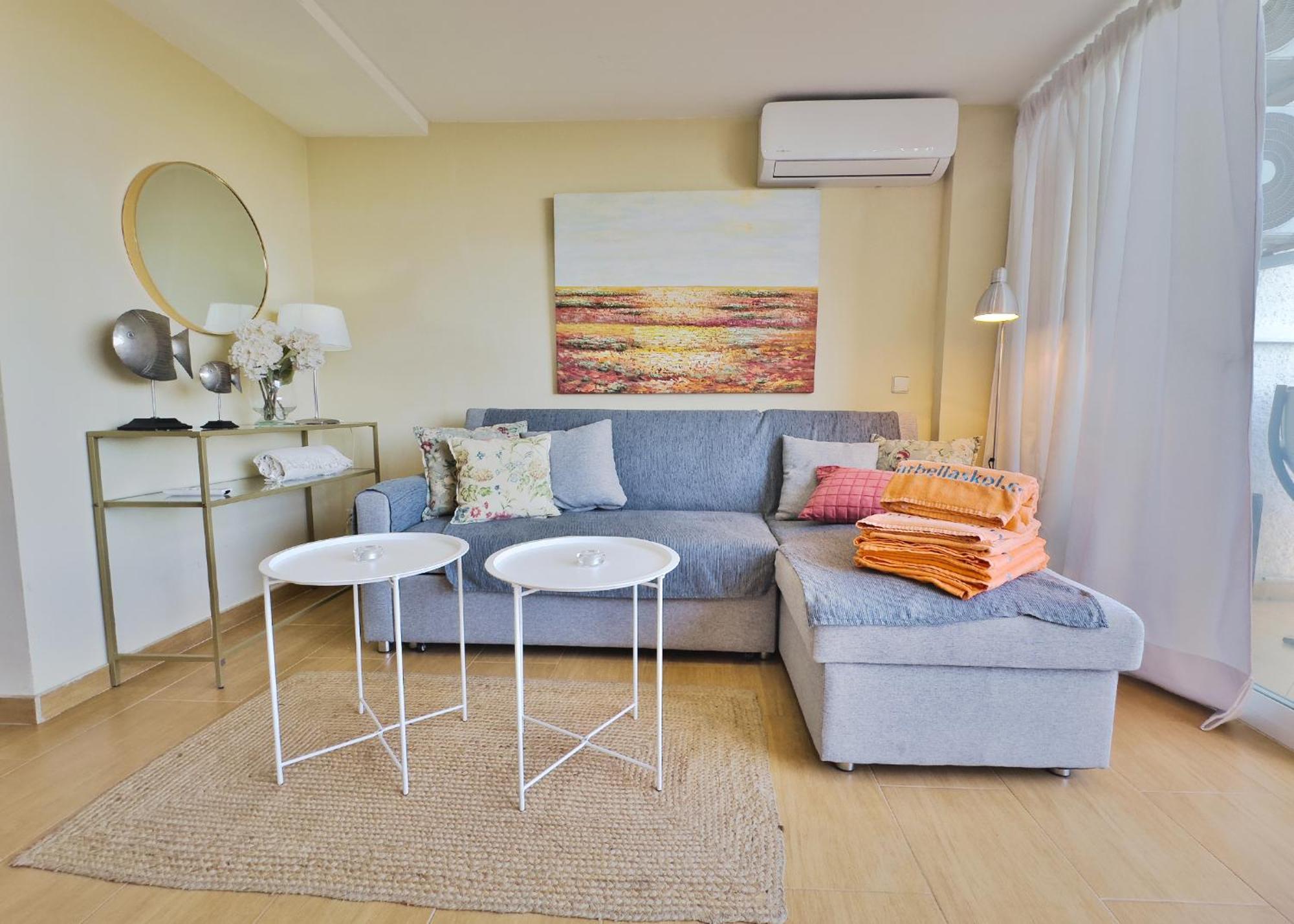 Skol 412. Renovated Two Bedrooms Duplex With Sea View. Lägenhet Marbella